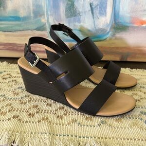 Dexflex Comfort Black Wedge Sandals Women's Size 8.5 Never been worn